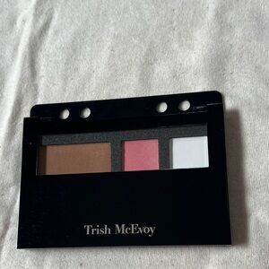 Trish McEvoy translucent finishing powder blush pink glow